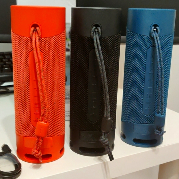 Sony SRS-XB23 Extra BASS Wireless Speaker IP67 Bluetooth - Picture 2 of 6